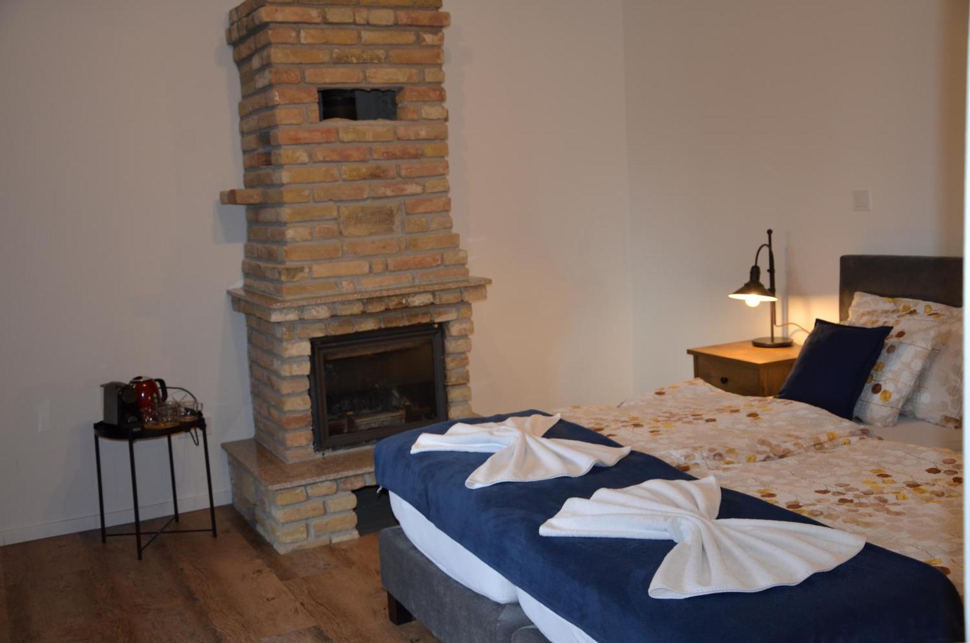 Kerekerdo Vendeghaz Hotell Kisszékely Exteriör bild