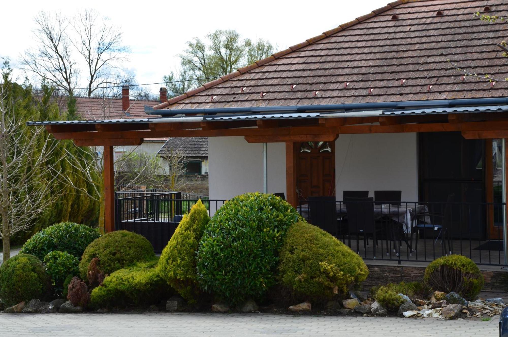 Kerekerdo Vendeghaz Hotell Kisszékely Exteriör bild